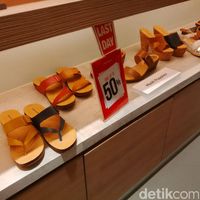 Hush Puppies Sale Sampai 50%, Sweater Mulai dari Rp 180 Ribu