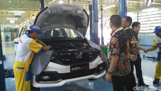 Honda Tambah Diler Mobil di Surabaya