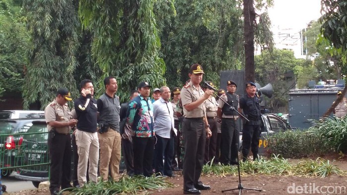 Antisipasi Tawuran, Polisi dan TNI Sweeping di Manggarai