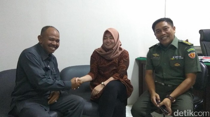 Bertemu, Sopir TNI AD yang Tabrak Mobil Minta Maaf ke Fitra Marlia
