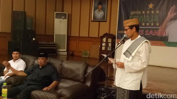 Sandiaga di rumah Djoko Santoso / 