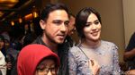 Sweet and Gentle! Genggaman Erat Hamish Daud pada Raisa
