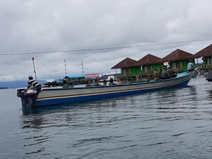Menambang Emas Hijau dan Emas Biru di Maluku