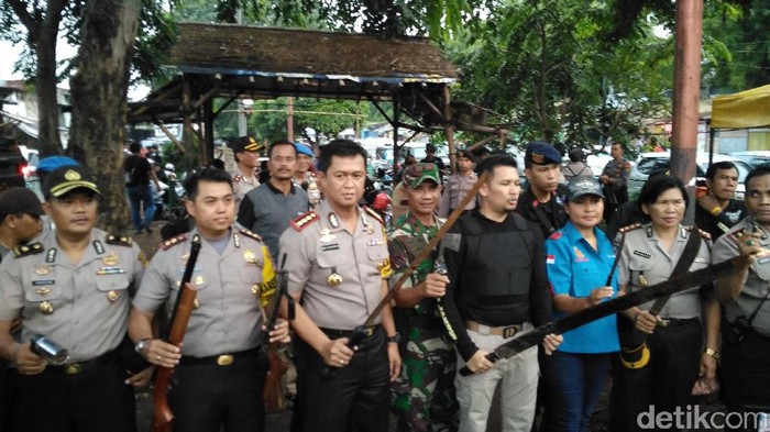 Sweeping di Manggarai, Polisi Amankan Sejumlah Senjata Tajam