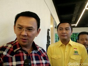 Ahok Tepis Ada Muatan Politis soal Keputusan ke Makam Mbah Priuk