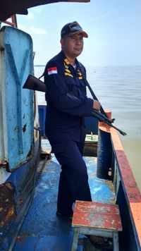 Kapal Pembawa 50 Ton Solar Ilegal Dibekuk di Laut Jawa