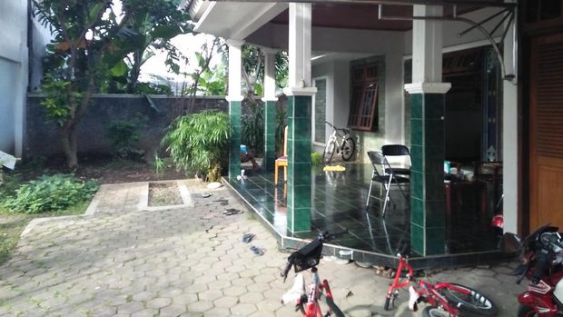 Kediaman KH Hasyim Muzadi di Malang.