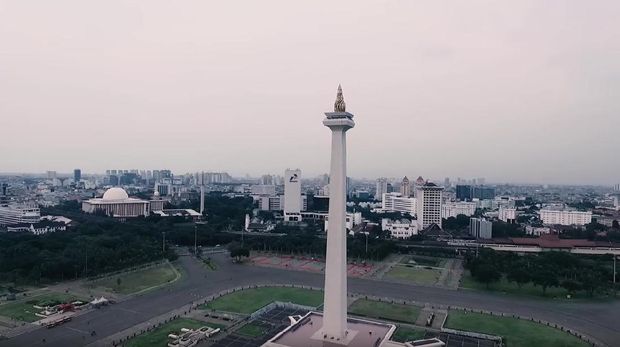 Ada Hijabers Indonesia di Video Klip Penyanyi Kanada Ini, Siapa Dia?