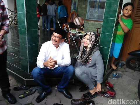 Djarot menemui KH Hasyim Muzadi di Malang.