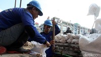Rencananya gorong-gorong ini akan dipatau oleh Plt. Gubernur DKI Sumarsono.
