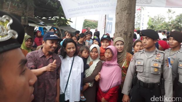 Rini Soemarno blusukan ke Indramayu