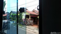 Rumah berlantai satu ini terletak di Kompleks Duta Bintaro, Tangerang Selatan.