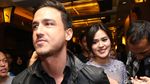 Soon to be Wed! Lihat Foto Kemesraan Raisa dan Hamish Daud