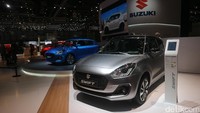 Swift didesain lebih emosional untuk pengendara muda. Untuk pasar Eropa, Swift bakal ditawarkan dalam dua varian mesin. Pertama mesin K12C 1.2 L berbahan bakar bensin dengan sistem hybrid SHVS bertransmisi CVT. Mesin tersebut bisa menghasilkan 89 tenaga kuda dan torsi 118 Nm.  Foto: Dina Rayanti