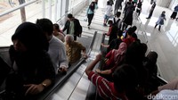 Penampakan eskalator di Stasiun Tanah Abang, Jakarta, yang sedang dilakukan uji coba pada Jumat (10/3/2017).