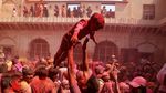 Melihat Warna-warni Festival Holi di India