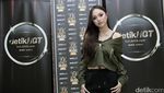Ini Duck Face ala Angela Vero