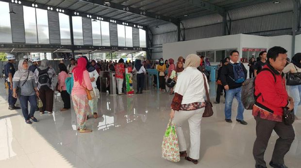 JPO Stasiun Tanah Abang