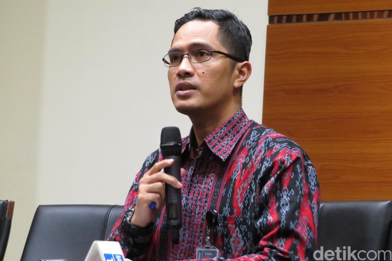 KPK Kembalikan Dua Penyidik ke Mabes Polri KPK Kembalikan Dua Penyidik ke Mabes Polri