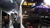 Pengerjaan pembangunan Simpang Susun Semanggi dianggarkan Rp 360 miliar. Seluruh biaya tidak menggunakan APBD, melainkan dengan mengunakan dana berasal dari kompensasi pengembang atas penambahan Koefisien Lantai Bangunan (KLB).