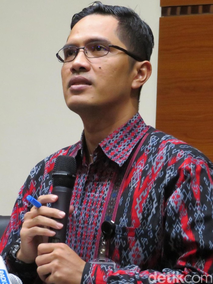 KPK Geledah Dinas Perkebunan dan Perindag Jatim