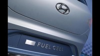 Bahkan Hyundai menjanjikan model terbaru ini akan lebih ringan hingga 20 persen, lebih efisien 10 persen dan lebih bertenaga hingga 30 persen dibandingkan dengan Tucson ix35. Lebih keren lagi sistem Fuel Cell terbaru ini akan mampu berlari hingga 800 kilometer dengan menggunakan tenaga hidrogen.