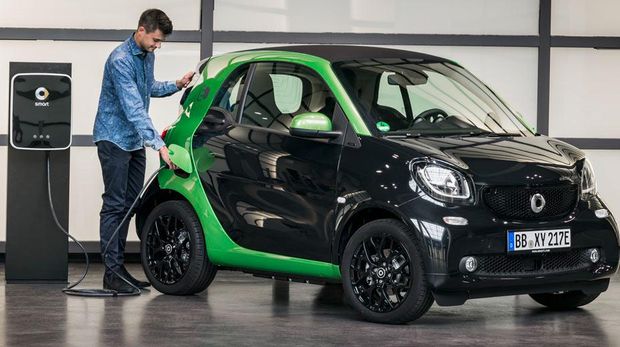 smart fortwo bertenaga listrik