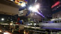 Sabtu (11/3) dini hari, menjadi momen bersejarah untuk pemasangan bagian terakhir dari total yang sudah terpasang sebanyak 22 box segmental girder.