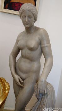 Venus dari Italia