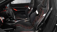 Tampilan Ferrari 488 GTB Spyder ini langsung disulap dengan menjadi coupe tanpa atap.