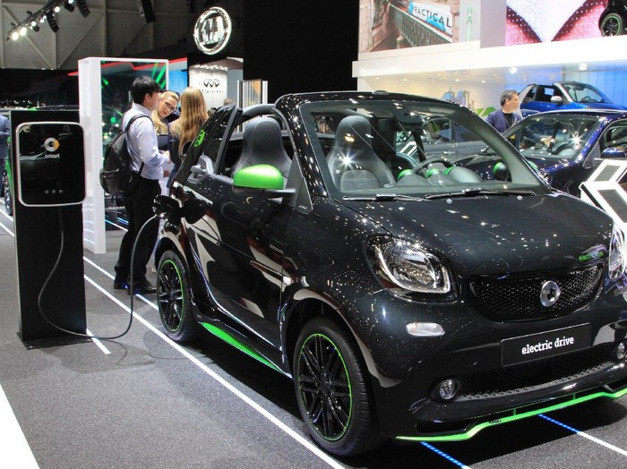 Thailand Turunkan Pajak Mobil Hybrid dan Listrik