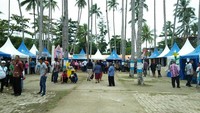 Tak hanya makan besar, sejumlah bazar dari berbagai gereja kabupaten juga meramaikan acara ini (Bonauli/detikTravel)