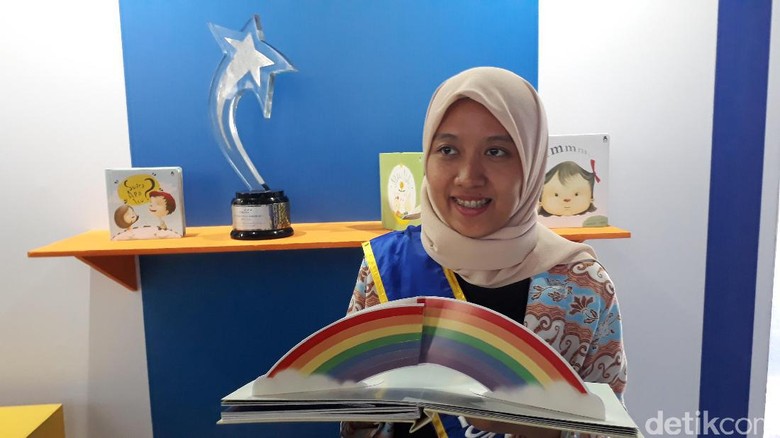 Wanita Ini Sukses Bisnis Jual  Beli Buku  Anak  Beromzet Rp 1 