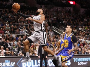 Duel Tim Pelapis, Spurs Kalahkan Warriors
