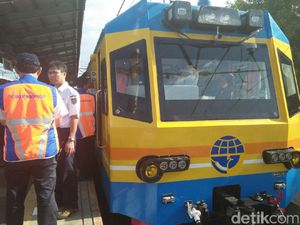 Naik Kereta Inspeksi, Ini yang Dilakukan Menhub dan Rini Soemarno