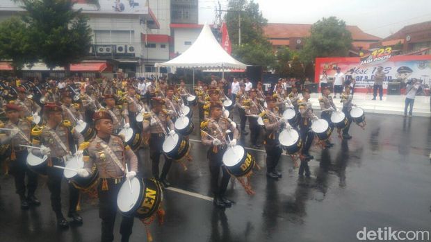 Aksi 123 di Simpang Lima, Semarang, Jawa Tengah.