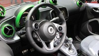 Dengan emisi gas buang rendah, Smart ForTwo listrik bakal menawarkan performa hingga 80 tenaga kuda dan torsi mencapai 160 Nm. Foto: Dina Rayanti