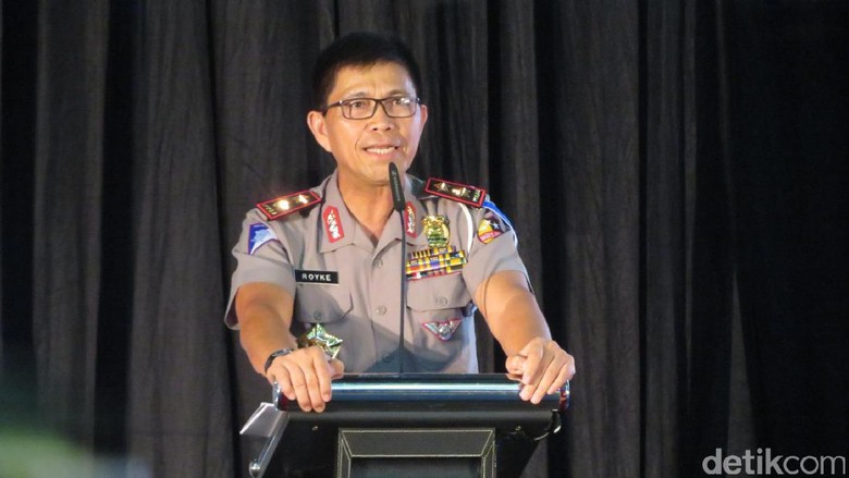Polisi Tilang dan Sita Rotator Komunitas Pajero yang Lawan Arah Polisi Tilang dan Sita Rotator Komunitas Pajero yang Lawan Arah