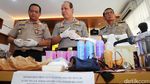 Polri Gelar Barang Bukti Bom Panci