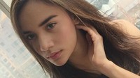 Dara 20 tahun itu tampak cantik tanpa polesan makeup. Dok. Instagram/damitaargoebie