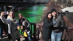 Sungai di Chicago Berubah Menjadi Hijau