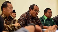 Sebelumnya, Lulung mendeklarasikan dukungan kepada Anies-Sandiaga pada Minggu (12/3) kemarin. Menurutnya, pasangan nomor urut 3 itu memiliki komitmen menjaga kerukunan umat beragama.