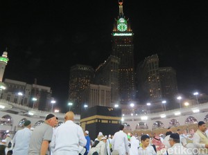 Adzan Subuh Masjidil Haram yang Menyentuh Jiwa