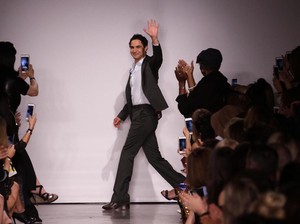 Satu Lagi Desainer Dunia yang Memboikot Melania & Ivanka Trump