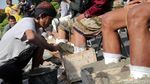 Petani Kendeng Lakukan Aksi Semen Kaki