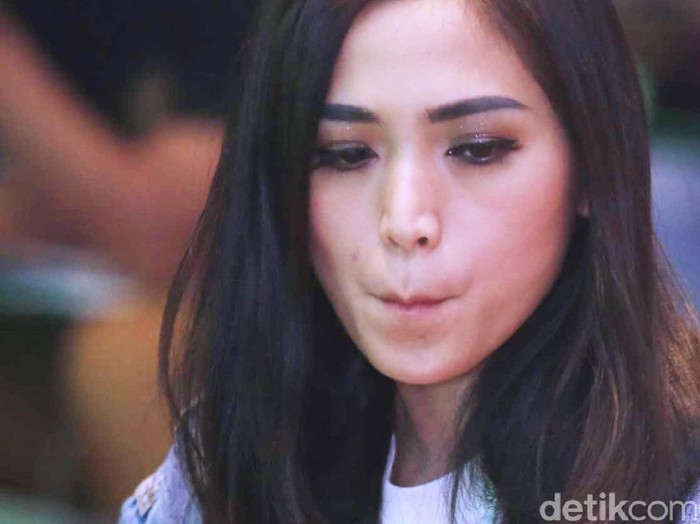 Teka-teki Jedar Keceplosan Komentar Isu Skandal Raffi-Ayu Ting Ting