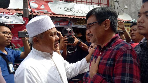 Djarot disambut Ketua Majelis Taklim Nurul Mustafa, Haji Nurdin