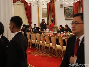 Momen Jokowi, Novanto, Fadli, dan Fahri Semeja dan Tertawa Bersama