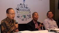 Mantan Menkeu J.B Sumarlin mengatakan dirinya adalah alumni pertama di SMA I Boedoet dan sangat bangga karena bisa ikut membangun bangsa.