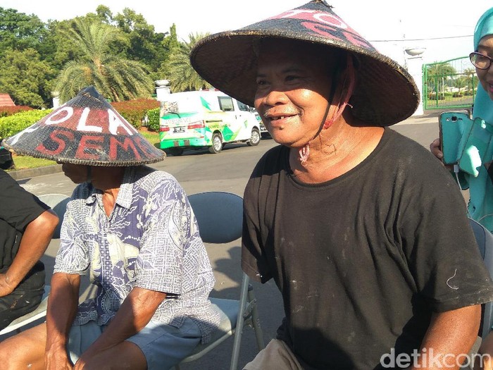Petani Kendeng Minta Jokowi Hentikan Pembangunan Pabrik Semen